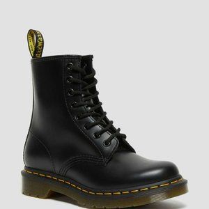 Dr Martens 1460 Womens Smooth Leather Lace up Boots